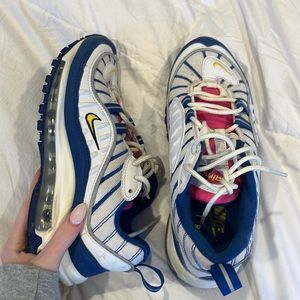 Nike air max size 5y/ women’s 6.5